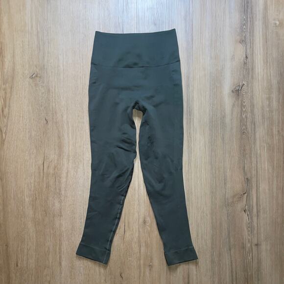 Lululemon Zone In Crop Athletic Compression Legging - Picture 11 of 16